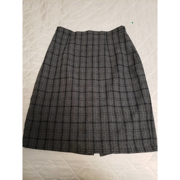 Appraisal Dresses & Skirts - Appraisal Knee length black/grey check skirt